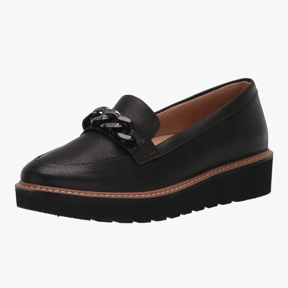 Naturalizer Emmal Black Loafers with Chain Detail